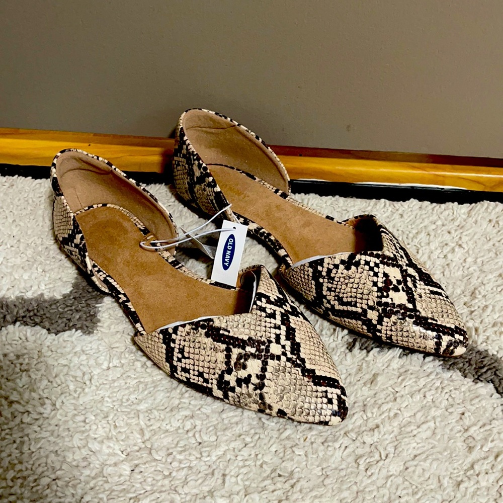 Old Navy Pointy Toe slip on 9.5